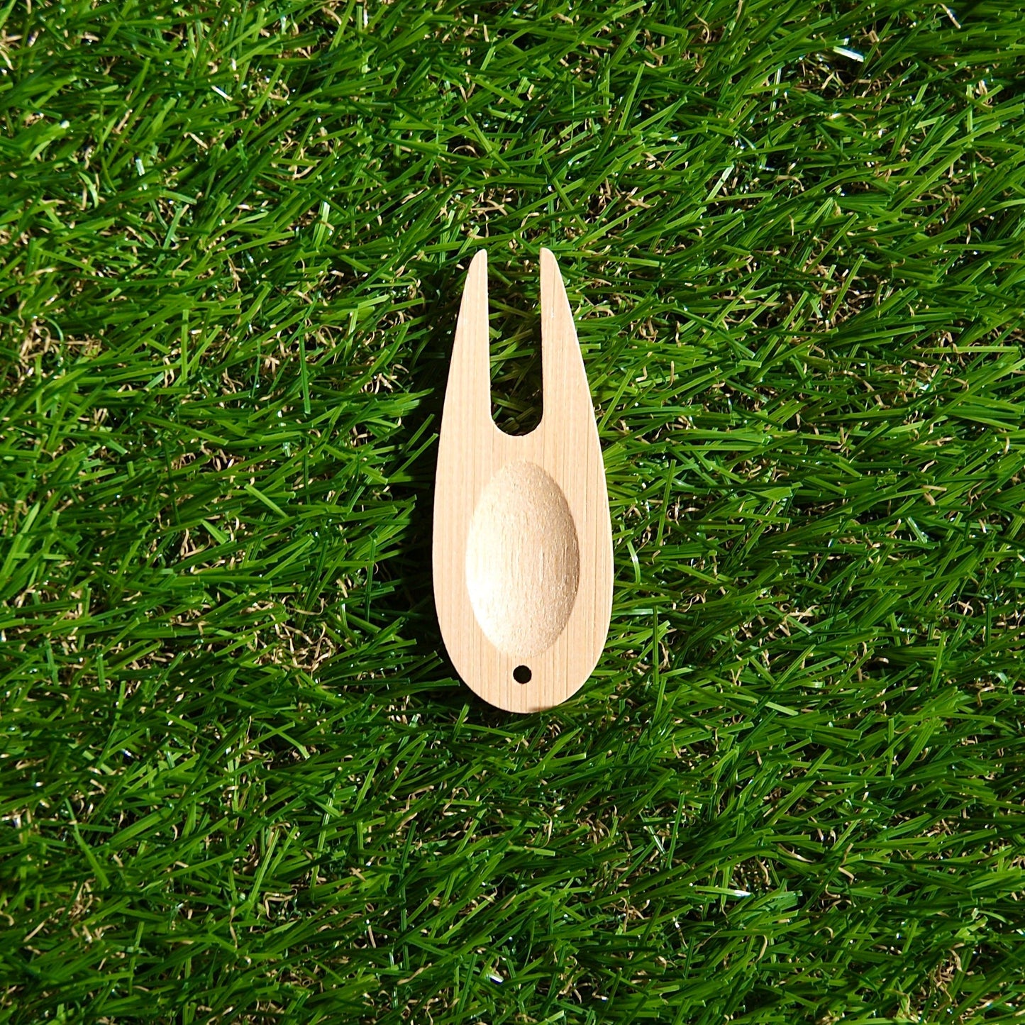 Pitch mark repair tool