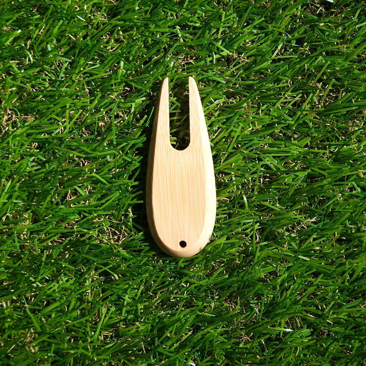 Pitch mark repair tool